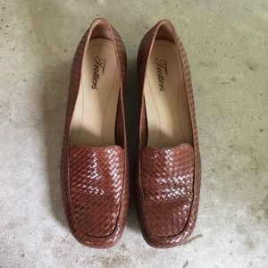 Trotters woven leather loafer